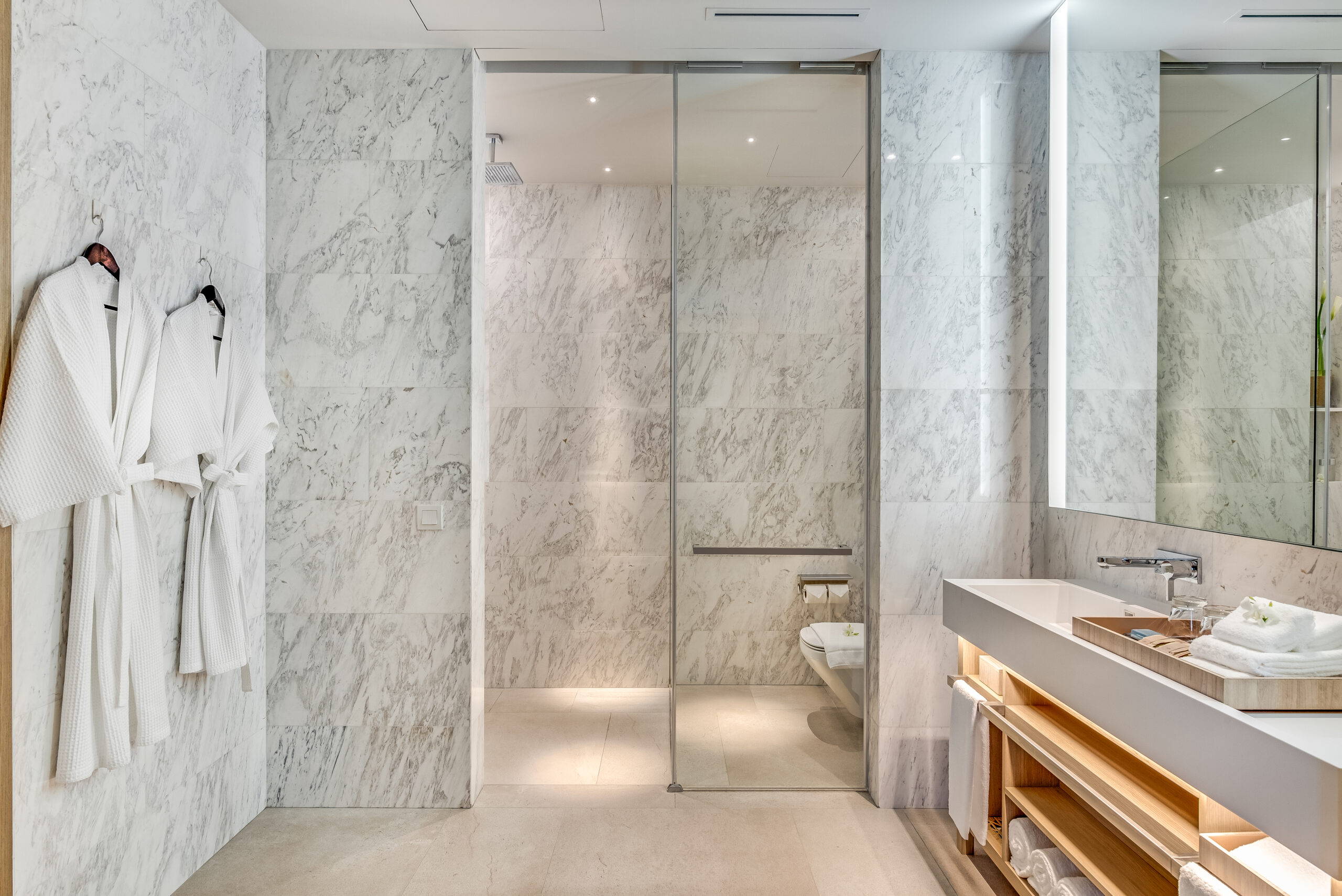 Grand Azure Pool Penthouse 4 Grand Azure Penthouse Private Pool Bathroom 2 scaled