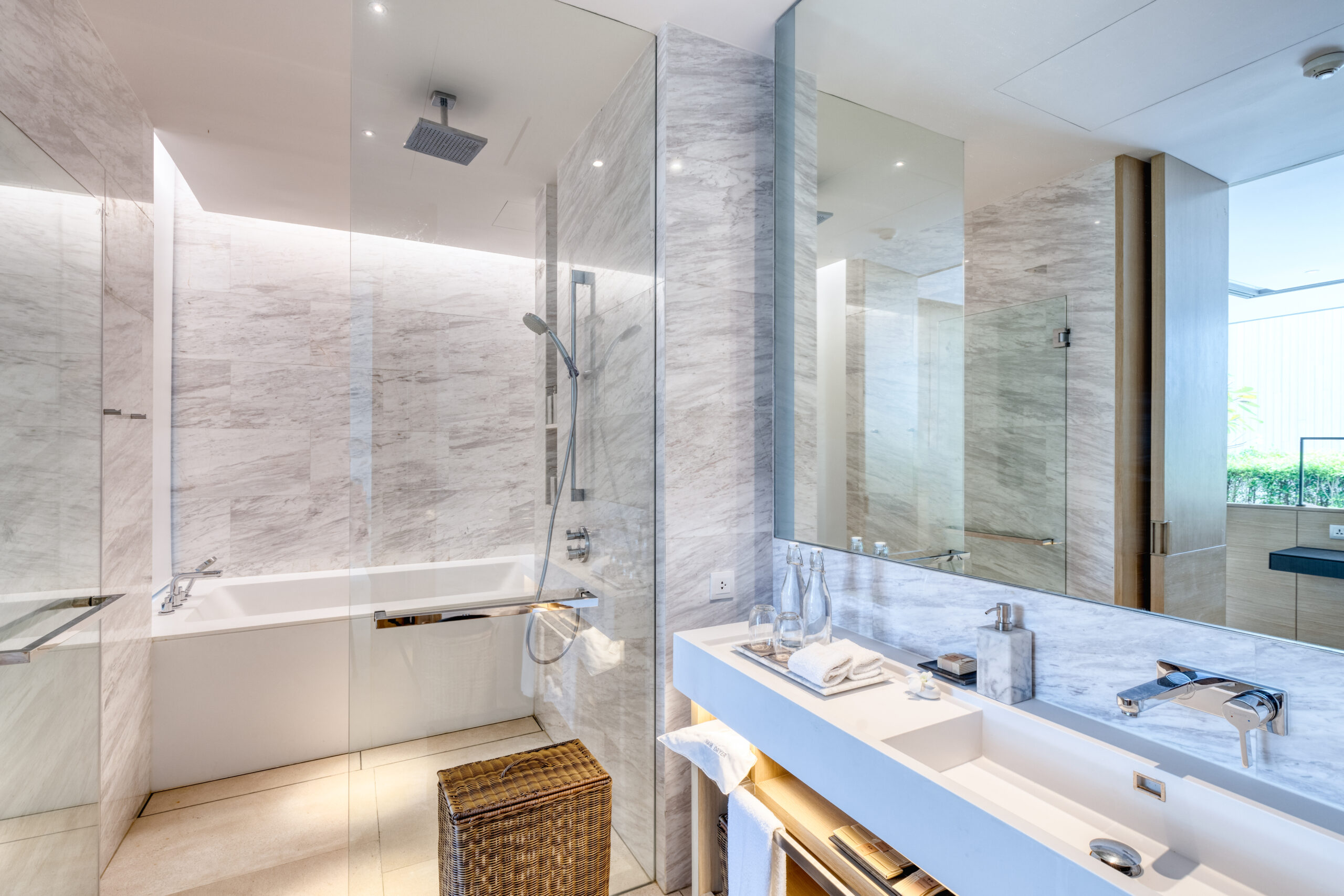Grand Azure Suite Private Pool 1 bedroom 4 scaled